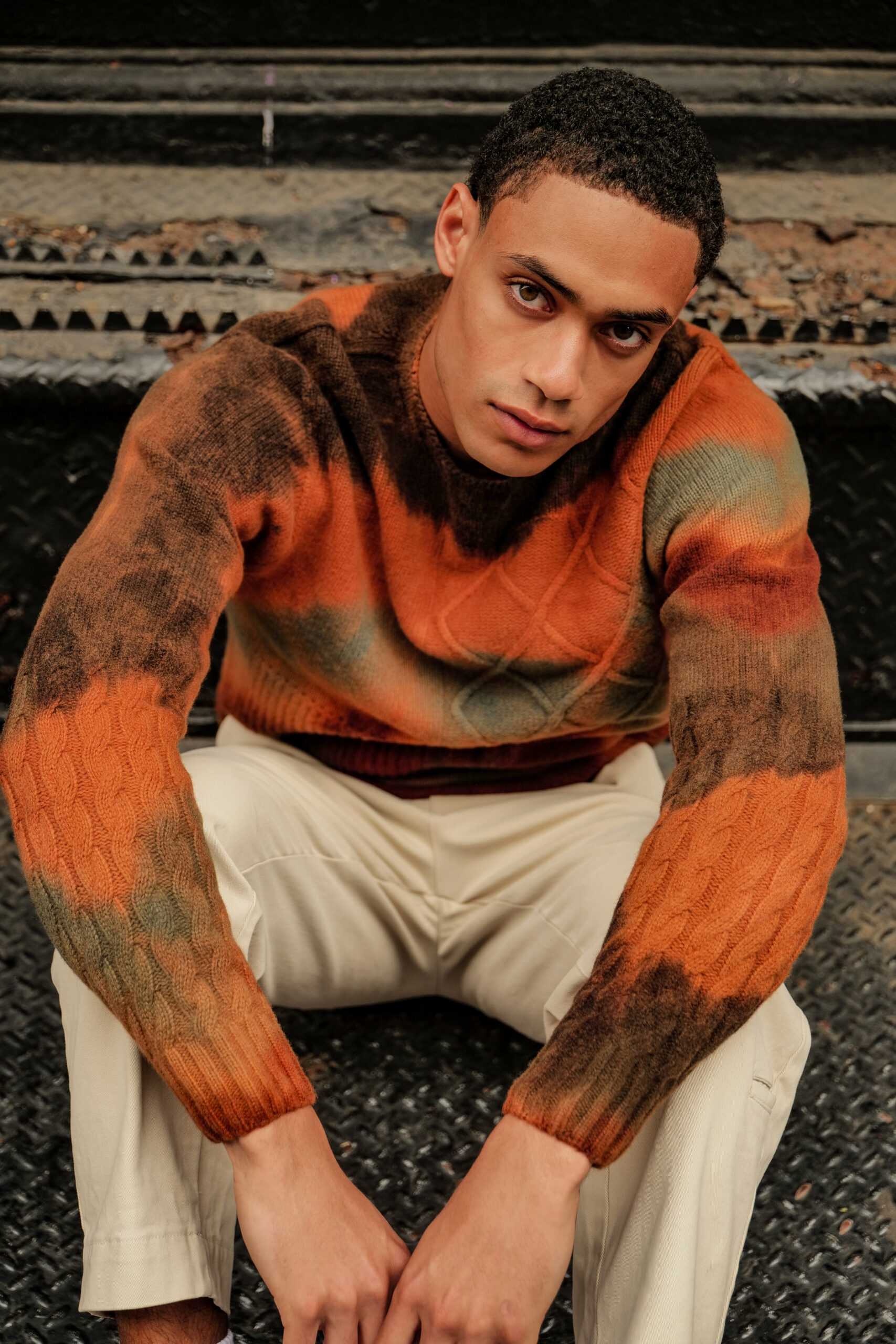 olav-herenmode-collectie-bob-deventer Modieuze man met een stijlvolle smart casual trui van het Italiaanse merk BOB bij OLAV herenmode in Deventer